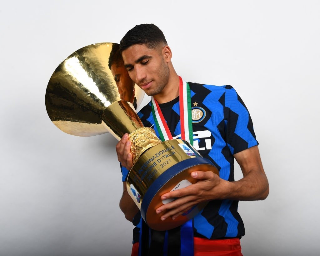 Inter de Milão aumenta a pedida para liberar Hakimi