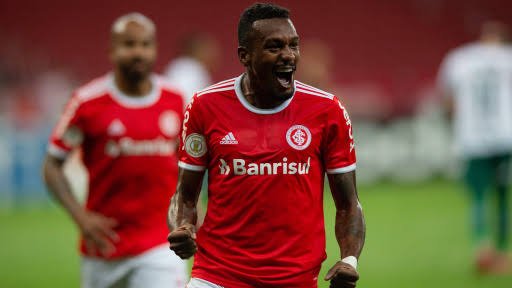 Edenilson explica polêmica com o técnico do Internacional