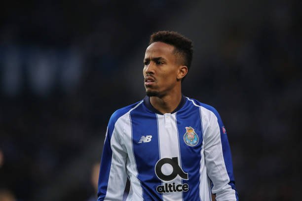 Porto paga R$ 2,5 milhões ao São Paulo após ser punido pela Fifa