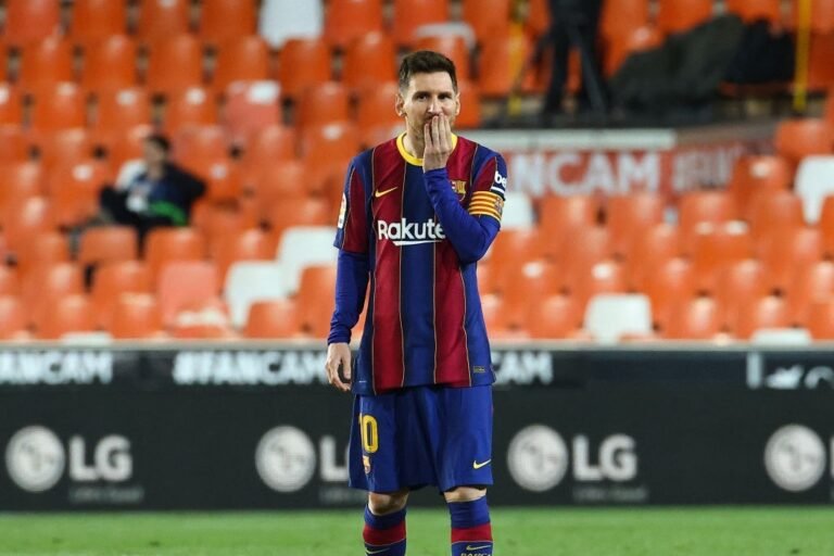 Messi convida elenco do Barcelona para comer em sua casa e aumenta rumores sobre saída