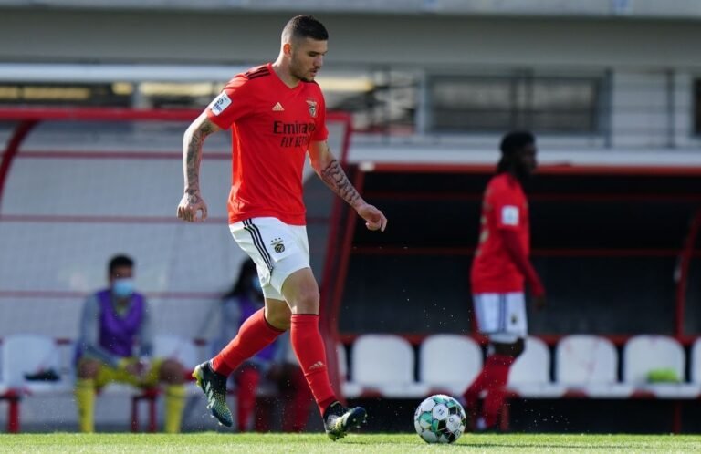 Jorge Jesus elogia estreia de Morato, garantindo vaga na próxima temporada