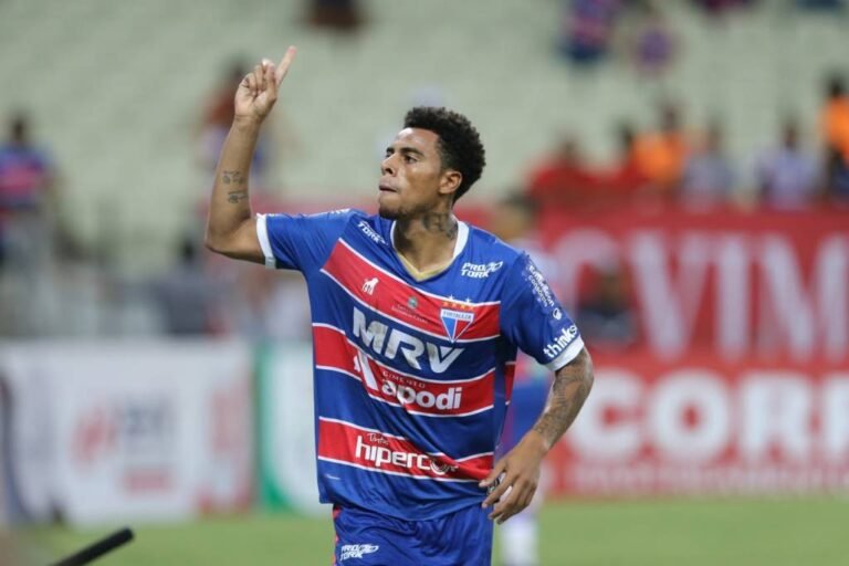 Gustagol lembra de Ceni e se “oferece” ao Flamengo: “não há muito o que pensar”