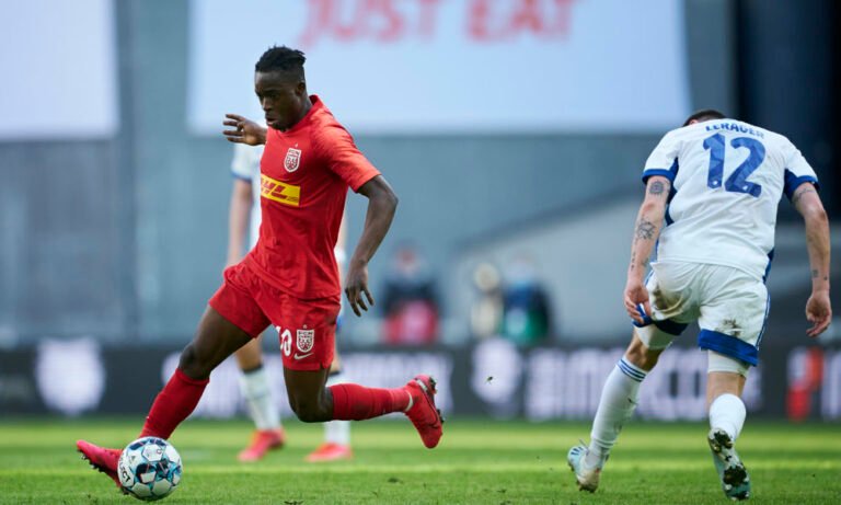 Liverpool e Manchester United querem a contratação de atacante ganês