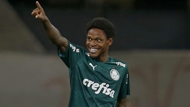 Experiente em finais, Luiz Adriano pode ser importante para o Palmeiras no Choque-Rei