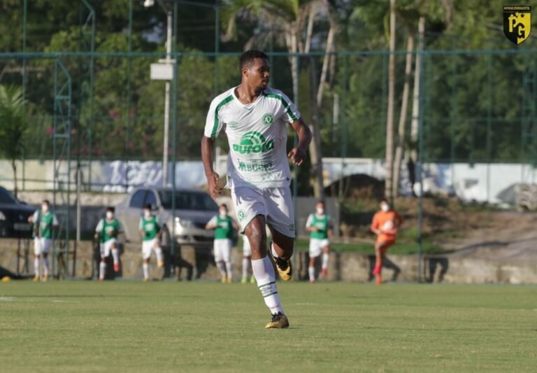 Zagueiro João Vitor traça caminhada na sequência do Sub-17 pela Chape