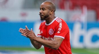 Flamengo sugere troca entre Rodinei e Patrick ao Internacional