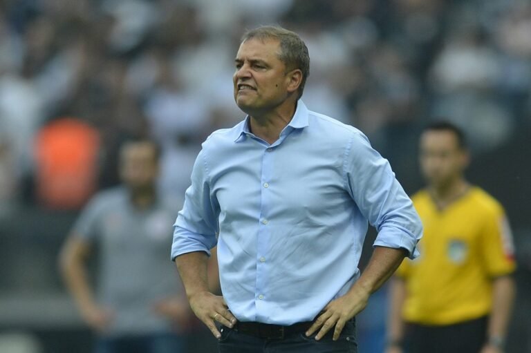 Diego Aguirre recusa proposta do Corinthians