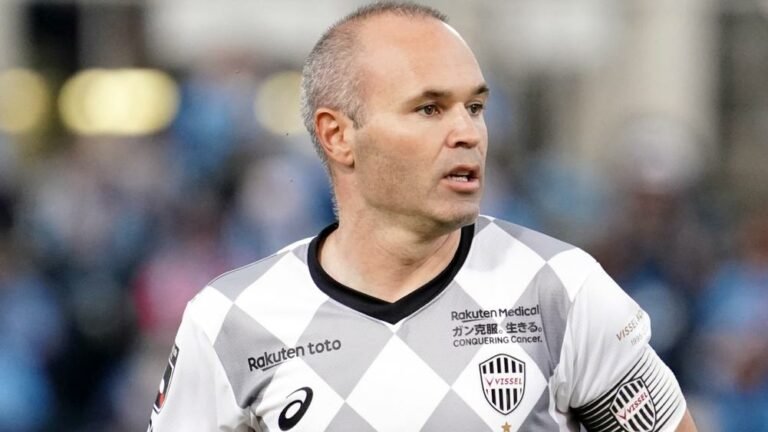 Ex-Barcelona, Andrés Iniesta renova contrato por dois anos com Vissel Kobe