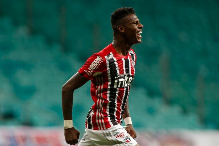 Arboleda se desculpa com torcida tricolor