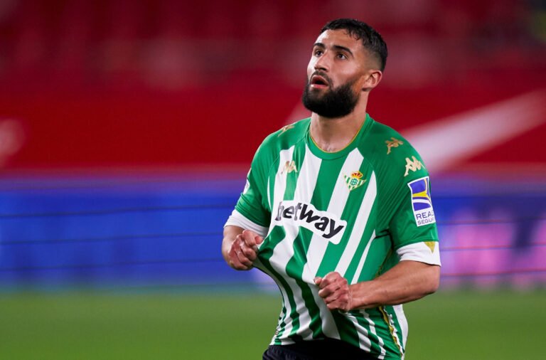 Arsenal almeja a contratação de Nabil Fékir