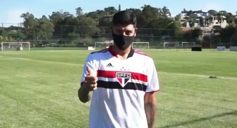 São Paulo apresenta atacante Facundo Milán