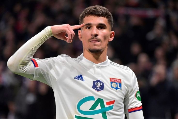 Lyon define preço de Houssem Aouar, e Juventus se interessa