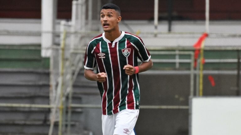 Real Sociedad negocia contratação de destaque da base do Fluminense