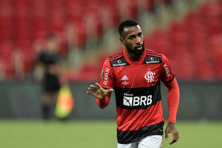 Real Madrid está interessado em Gerson, que espera proposta para definir seu futuro