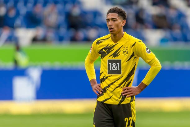 Não só Sancho, Manchester United se atenta a outra joia do Dortmund