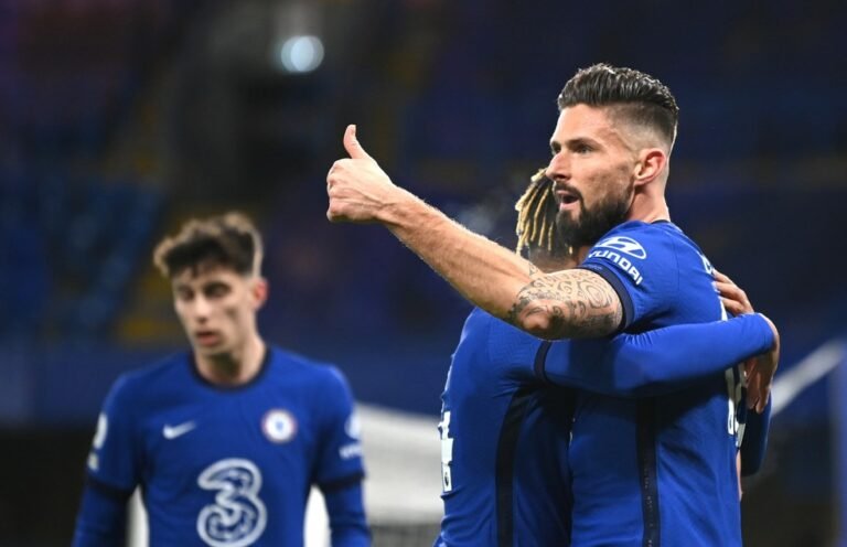 Olivier Giroud volta a agenda do Milan