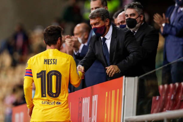 Laporta revela: “O novo contrato de Messi está a correr bem”