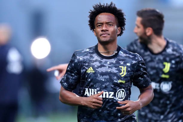 Juventus inicia conversas para renovar com Cuadrado