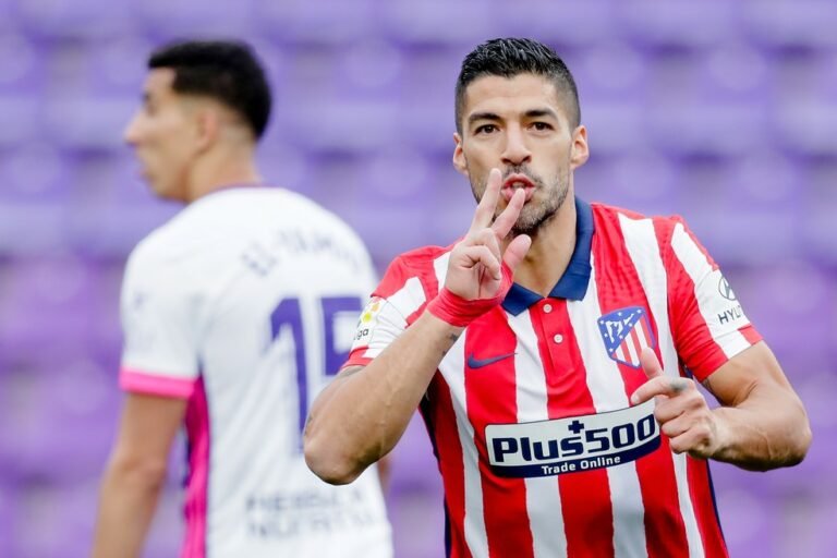 Luis Suárez critica ex-presidente do Barcelona em entrevista após título da LaLiga