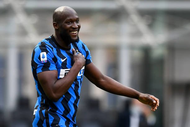 Chelsea planeja vender 5 jogadores para contratar Lukaku
