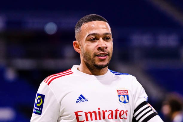 Depay deixa seu futuro em aberto: “O Barcelona mostrou interesse, mas outros clubes também”