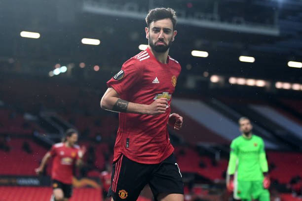 Manchester United estuda dobrar o salário de Bruno Fernandes