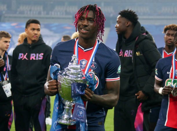 PSG negocia a contratação em definitivo de atacante italiano