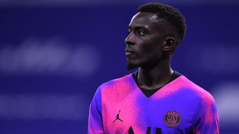 Idrissa Gueye é suspenso por dois jogos e irá desfalcar o PSG em uma eventual final