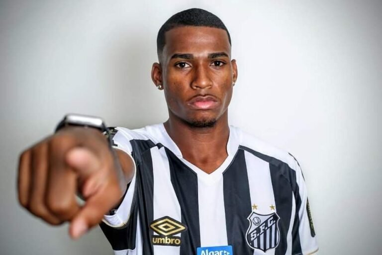 Jean Lucas quer voltar para o Santos, diz jornalista