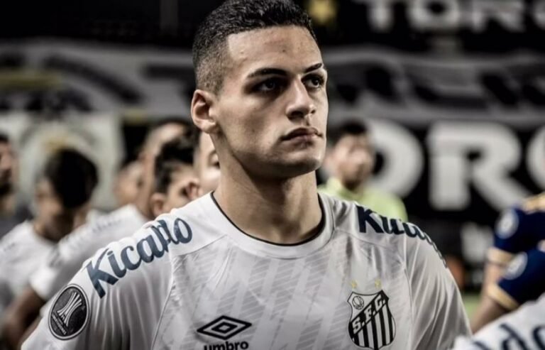 Santos tem pagamento bloqueado da venda do zagueiro Kaiky Fernandes, entenda