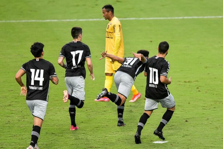 Vasco vence em São Januário e se classifica para a final da Taça Rio