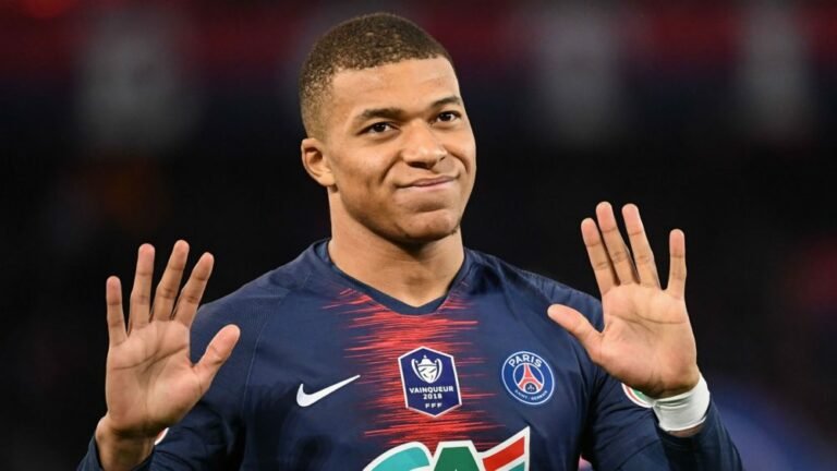 Mbappé bate recorde pessoal
