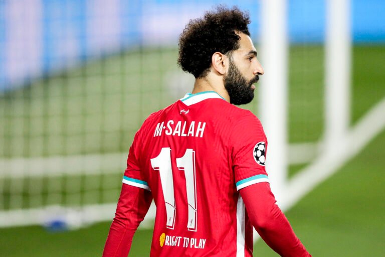 PSG estuda a contratação de Salah para substituir Mbappé