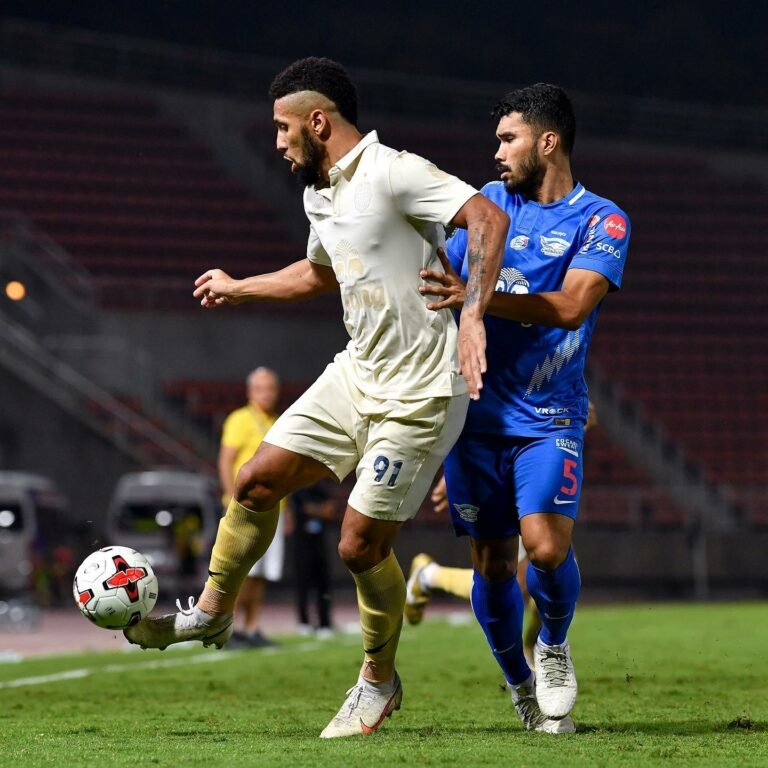 Buriram United anuncia renovação de contrato com atacante Samuel