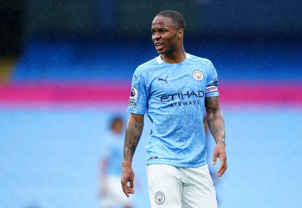 Manchester City trabalha a renovação de Sterling