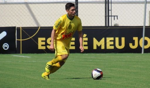 Botafogo procura Luís Oyama e pode formalizar proposta