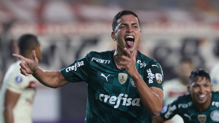 Dínamo de Kiev faz sondagem por Renan, do Palmeiras
