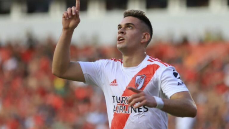 Sondado por clubes brasileiros, Borré entra na mira de gigante europeu