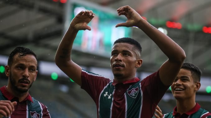 Marcos Paulo se despede do Fluminense em rede social: “Honrei até o último dia as cores verde, branca e grená”