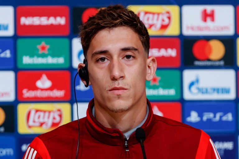 Napoli negocia a contratação de lateral do Liverpool