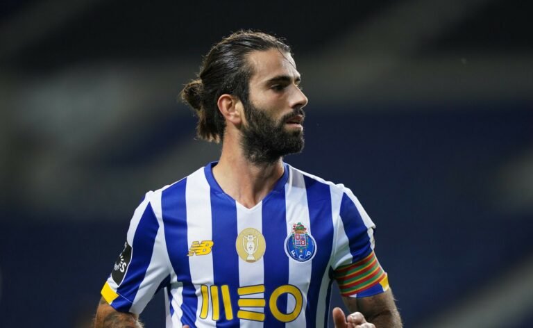 Sergio Oliveira é escolhido para a equipe do ano no Campeonato Português