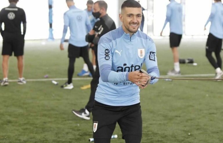 Recuperado da Covid-19, Arrascaeta volta a treinar com a Seleção Uruguaia