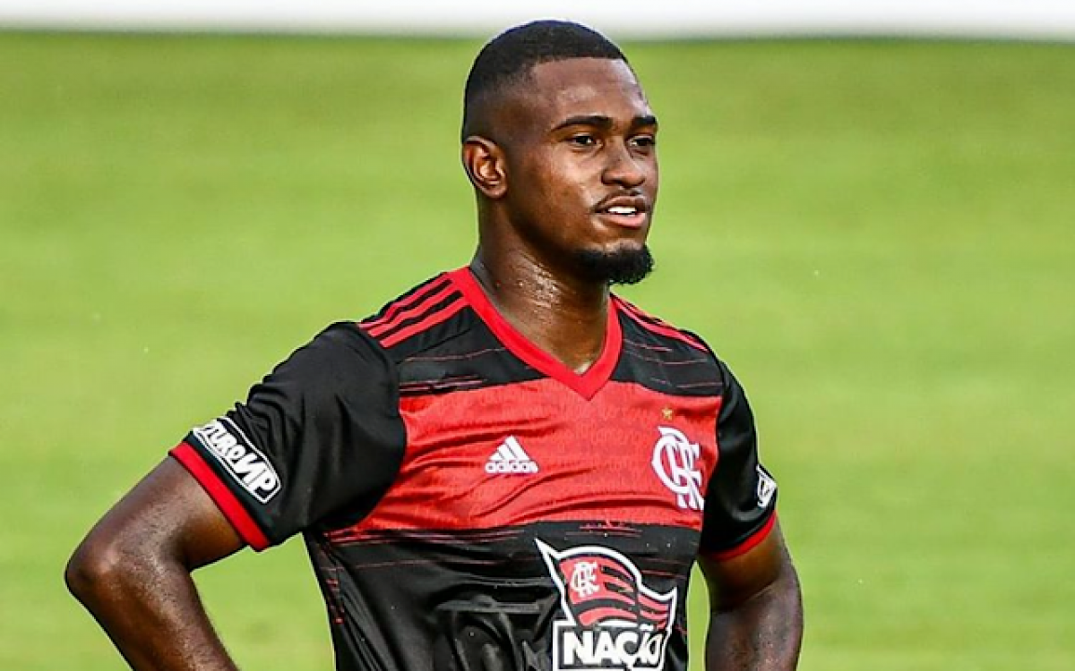 Promessa da base do Flamengo recebe sondagens de clubes do Japão e da Turquia