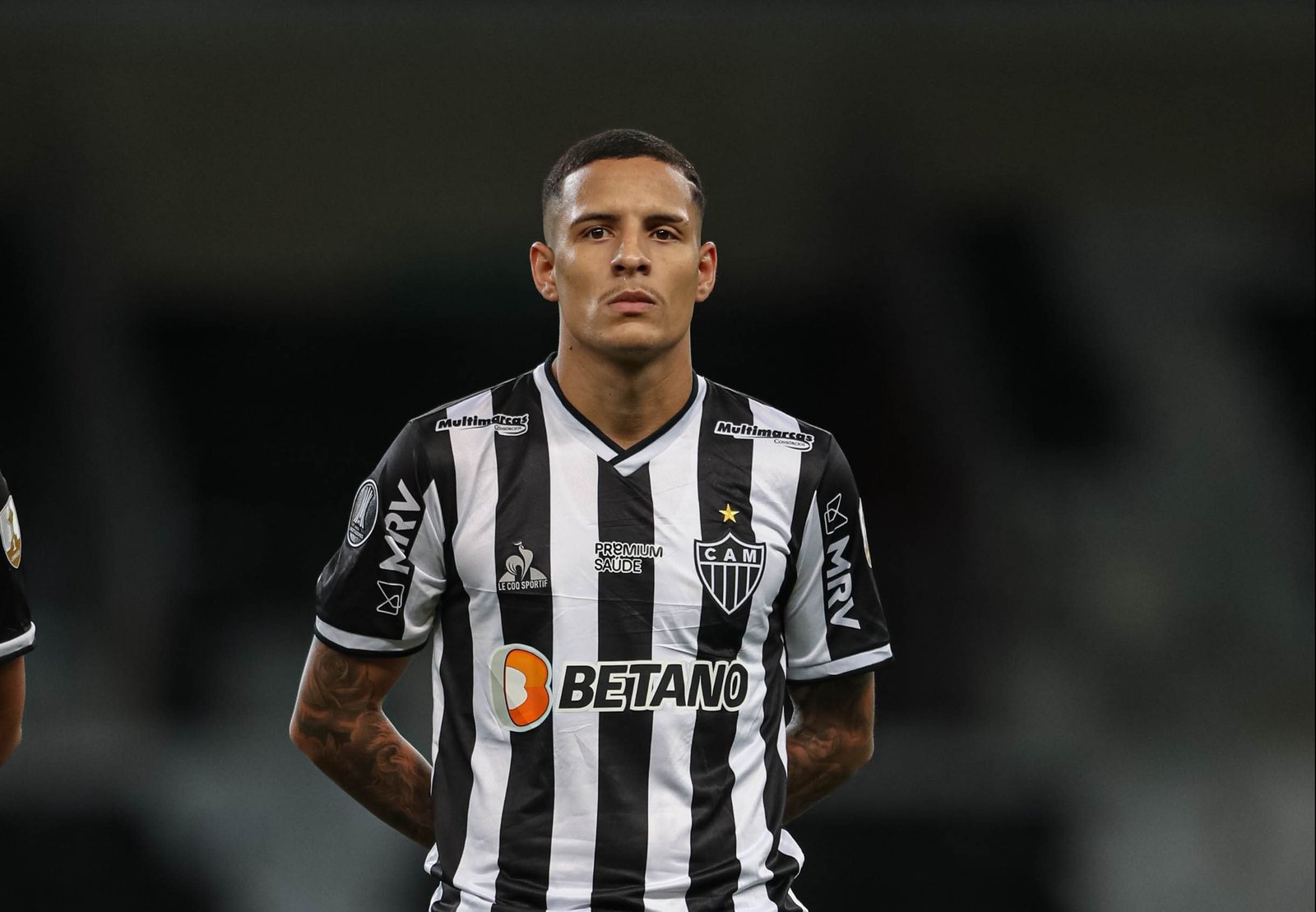 Atlético tenta liberação de Guilherme Arana para primeiro jogo das oitavas contra o Boca