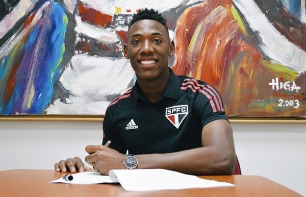 São Paulo renova com Léo até 2024