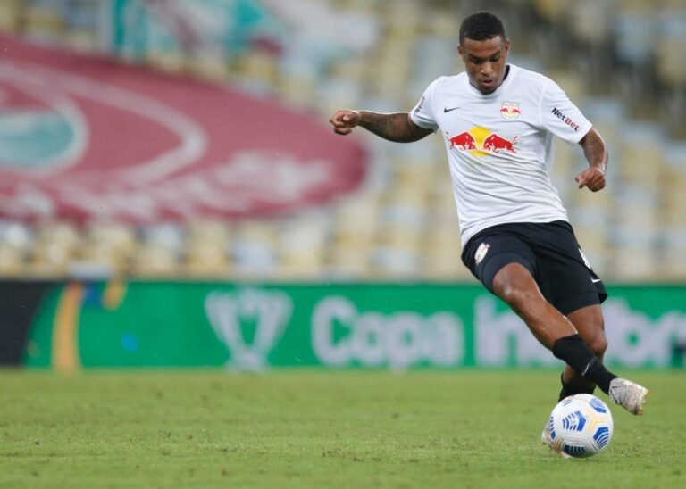 Alerrandro testa positivo para covid-19 e desfalca Red Bull Bragantino; veja mais