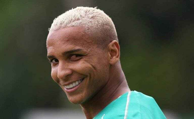 Aprovado em exames, Deyverson vai jogar o Brasileirão pelo Palmeiras