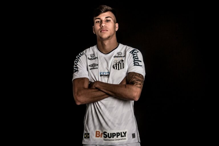 Kaio Jorge projeta jogo difícil com o Grêmio e comenta relação com Pirani: “Duplinha entrosada”