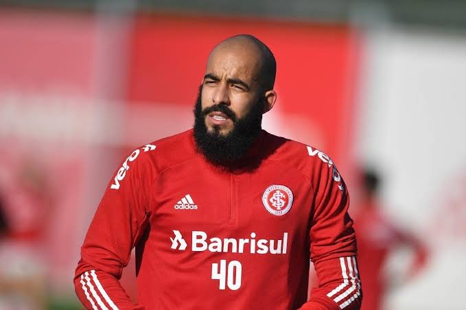 Danilo Fernandes recebe sondagem e pode deixar o Internacional