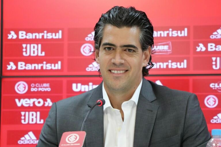 Direção do Internacional confirma saídas e chegadas de jogadores